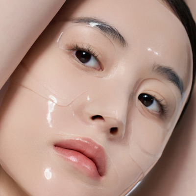 Close-up of a person wearing face mask.