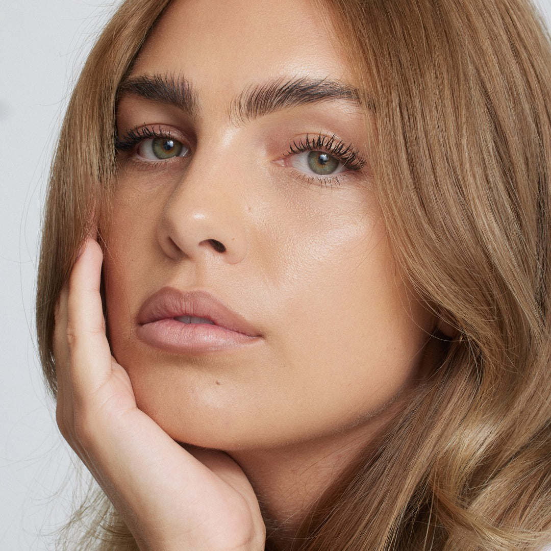 Lip Line&#39;n Coat